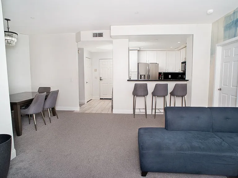 9610 Zelzah Ave #302 — Photo 3