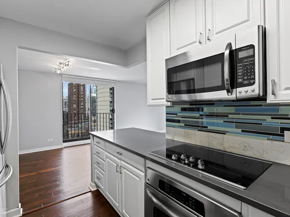 70 W Huron St, Chicago, IL