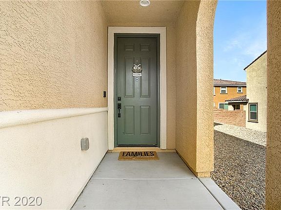 3rd image of 820 Lower Lake Ct