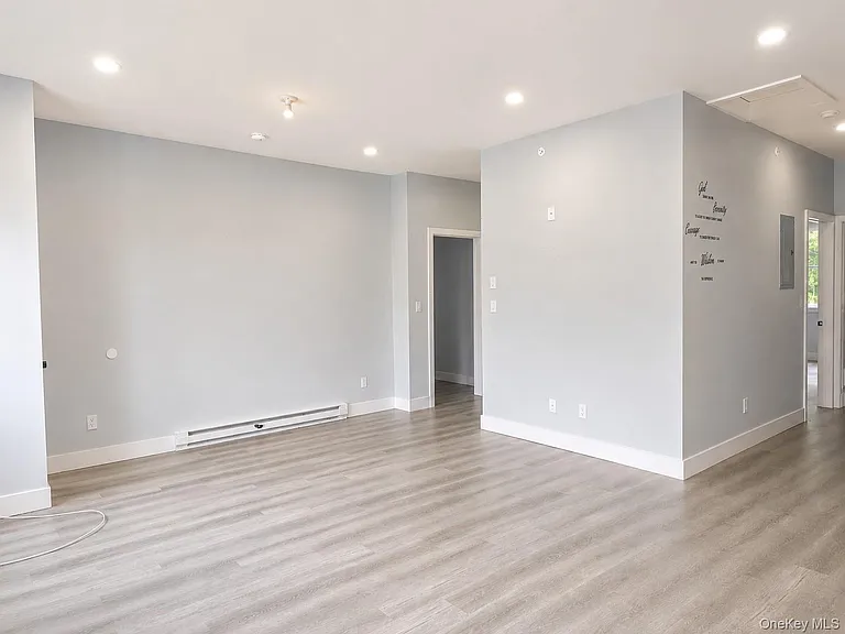 11 Orange Ln #9 — Photo 3