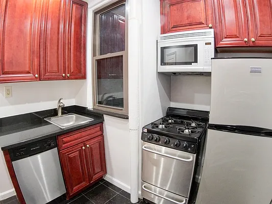 Rented by Urban Real Estate Inc | media 25