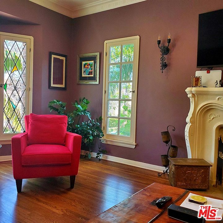 1st image of 439 N Curson Ave #1/2