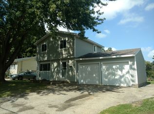 808 Greenwood St, Middleville, MI 49333