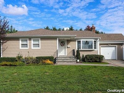 213 Hillcrest Drive, Seaford, NY, 11783