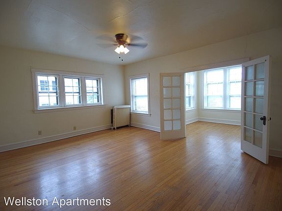 5th image of 2563 N Farwell Ave #7582974