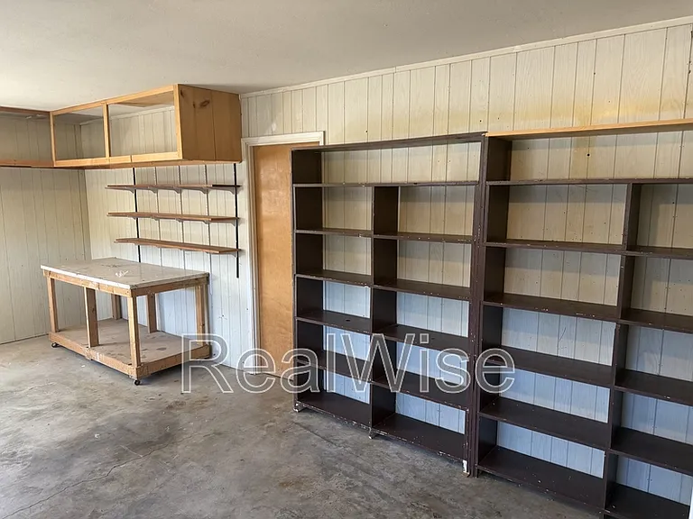 710 NW Midland Ave — Photo 63