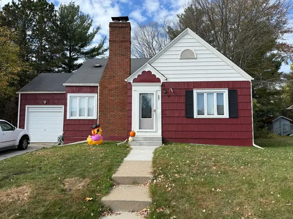 627 1st St, Nashwauk, MN 55769