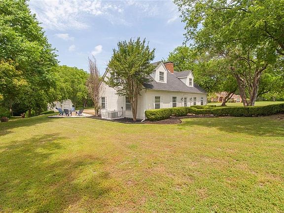 4th image of 32 Meadowcreek Dr