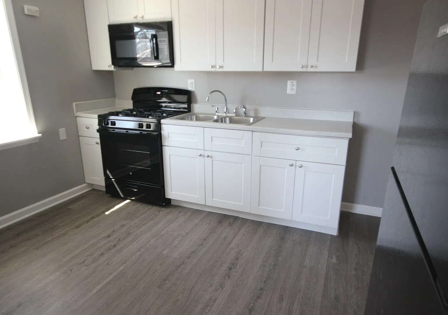 312 N Philadelphia Blvd — Photo 1