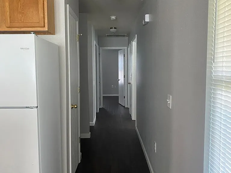 601 N Bastrop St — Photo 3