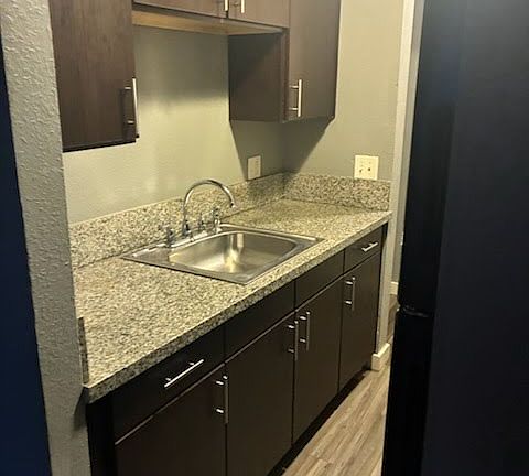 2nd image of 1932 Kentucky Ave APT 7