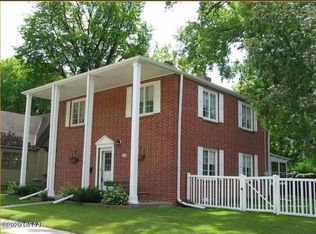 115 Reeves Ct, Grand Forks, ND 58201