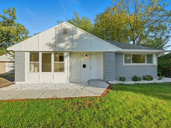 5 Oak Ln, Park Forest, IL 60466