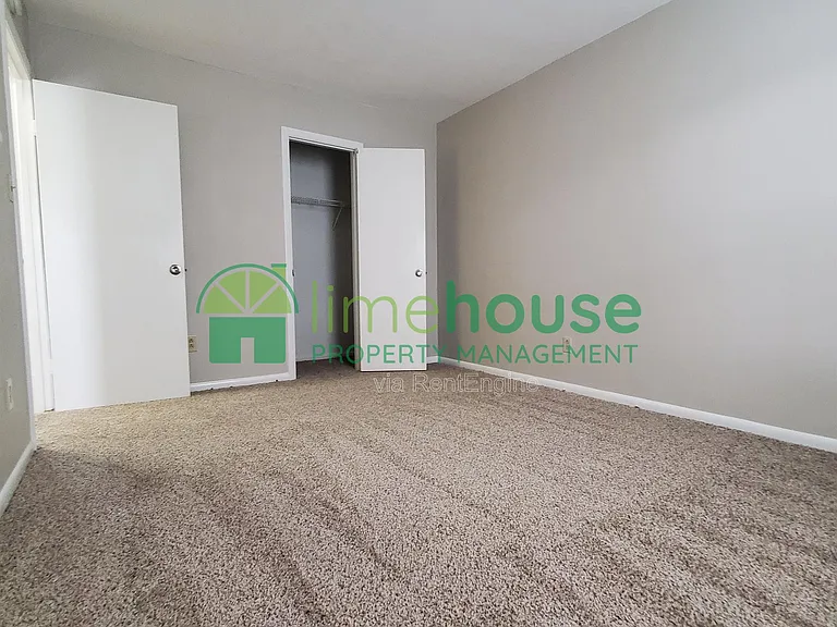 9117 Chesapeake Blvd #4 — Photo 13