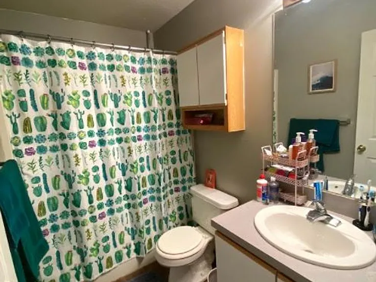 August Place Apartments — Photo 11