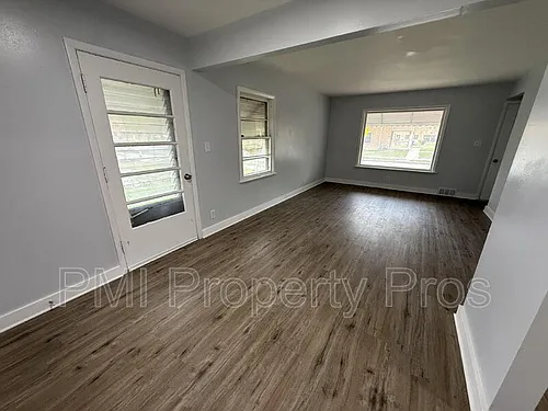 2101 W Fairmount Ave Photo 1