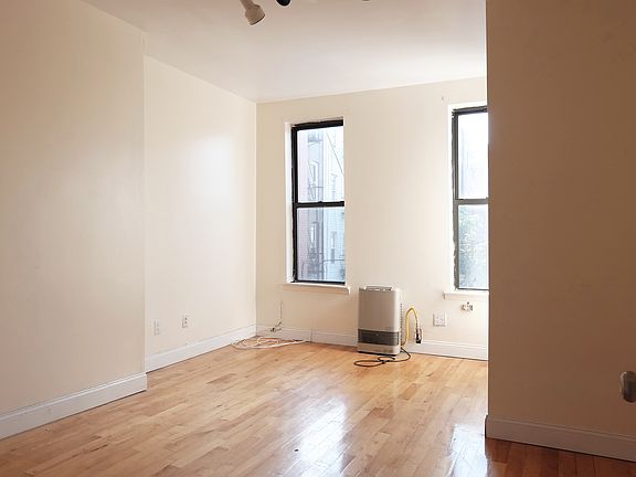 5th image of 163 Humboldt St #11V