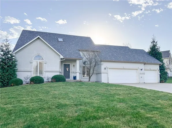 110 Deerfield Dr, Warrensburg, MO 64093