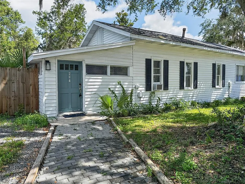 325 S 2nd St #206