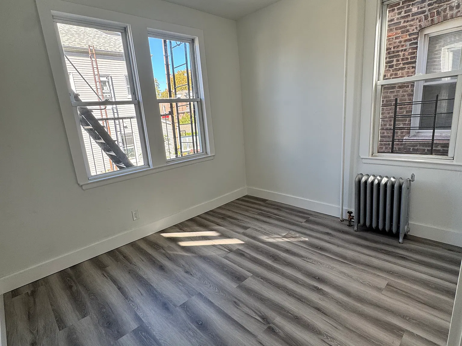 3 bed, 1000 sqft, $2,900 — Photo 3