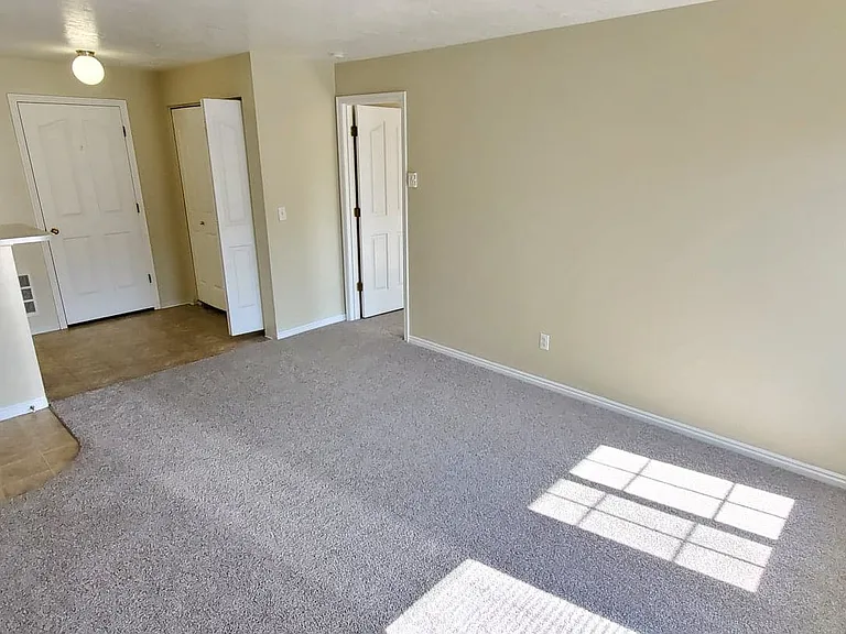 Parkwood Pointe Apartments — Photo 34