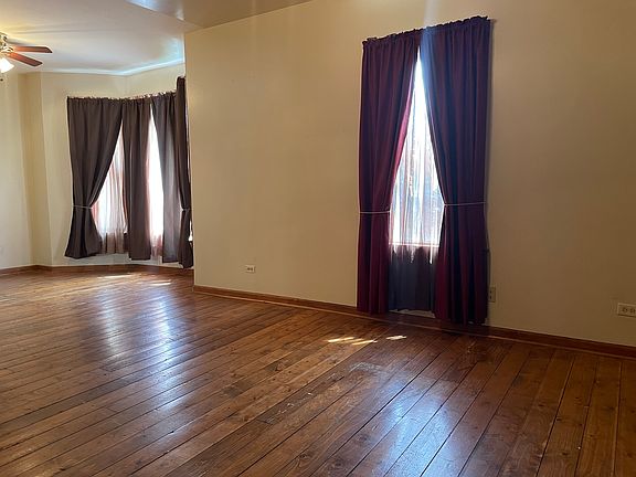 4th image of 618 E Galena Blvd