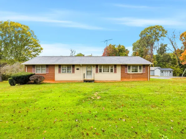 1760 Wickliffe Rd, Brookneal, VA 24528