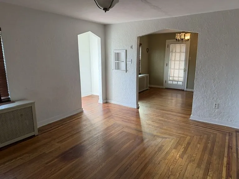 222 Wainwright Ave — Photo 7