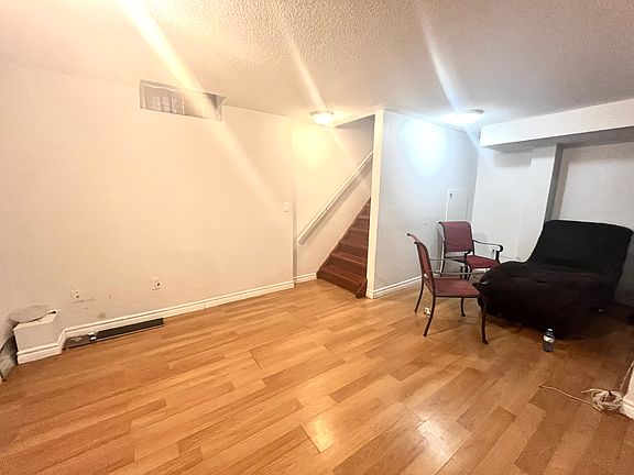 4th image of 37 Willcocks Cres #2