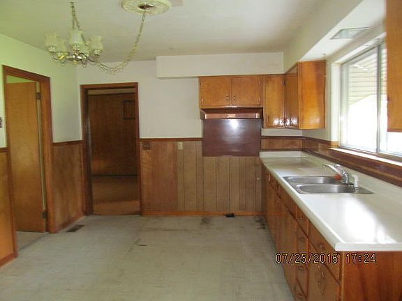 4th image of 25 Huntington Rd