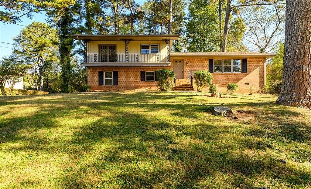 4 bed, 2.5 bath, 2125 sqft, $2,275 — Photo 1