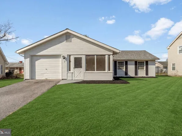 7 Sterling Ln, Willingboro, NJ 08046