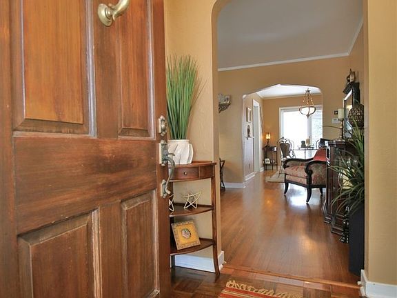 5th image of 1128 E Fairoaks Ave