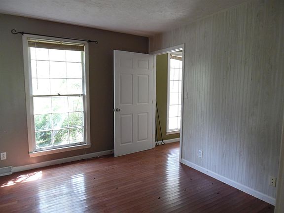 3rd image of 2107 Barkley Dr