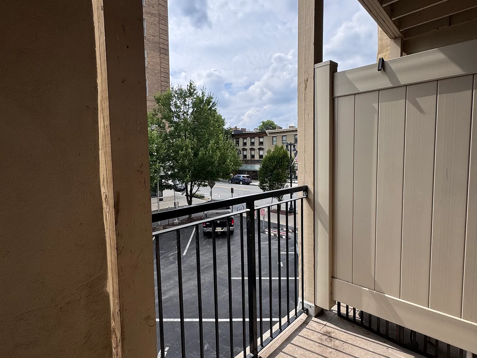 2 bed, 750 sqft, $1,885 — Photo 4