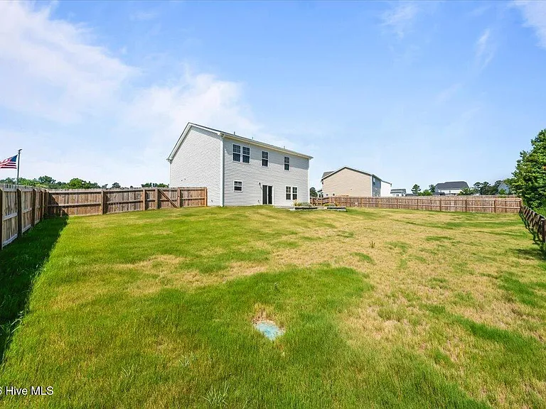 423 Bassett Ln — Photo 33