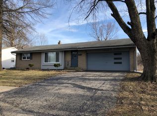 2725 Broadmoor Dr, Rockford, IL 61108