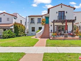 284 1/2 N Granada Ave, Long Beach, CA
