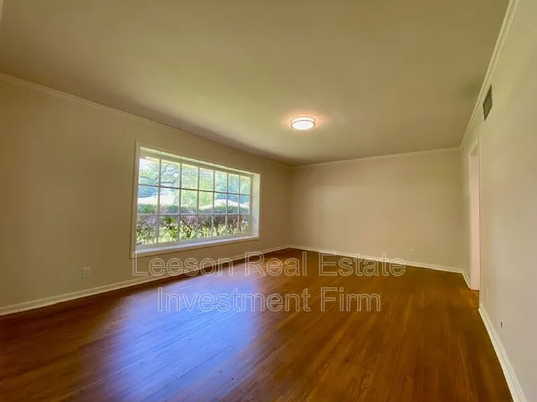 208 Bruce Ave — Photo 4