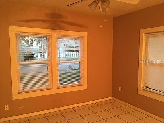 4th image of 404 SE Avenue I