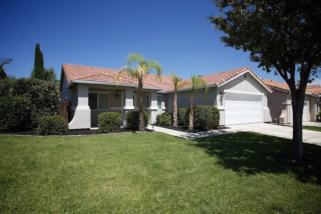 2537 Marie Antoinette Dr photo 1