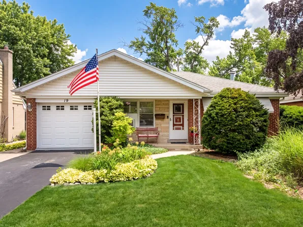 19 N Seminary Ave, Park Ridge, IL 60068
