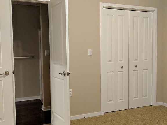 5th image of 2964 Lakeshore Dr Unit E103