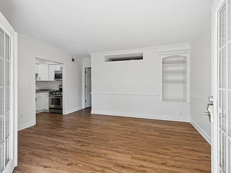 6980 Roswell Rd #C13 — Photo 1