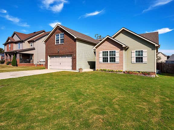 2nd image of 1065 Castlerock Dr