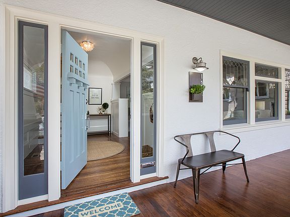 Visit www.1307ElCentro.com