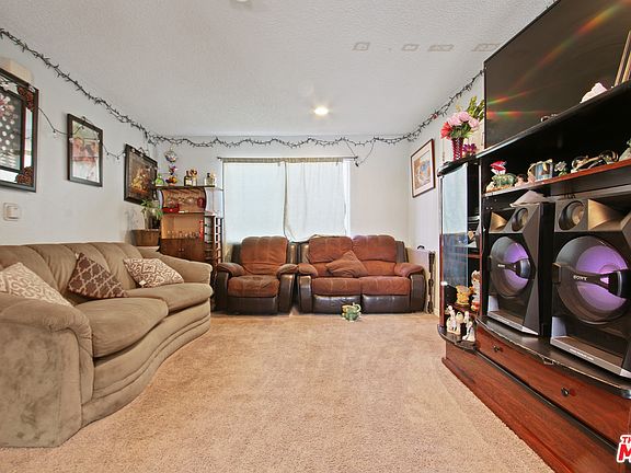 4th image of 2262 E 103rd St