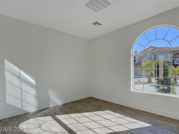 4th image of 5406 San Bellasera Ct