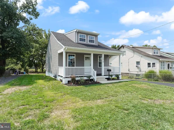 1019 Galbreath Ave, Marcus Hook, PA 19061