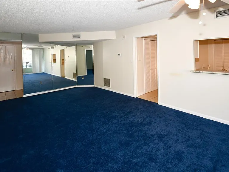 690 Island Way #208 — Photo 9